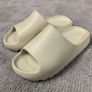 Yeezy slide reps size 12!